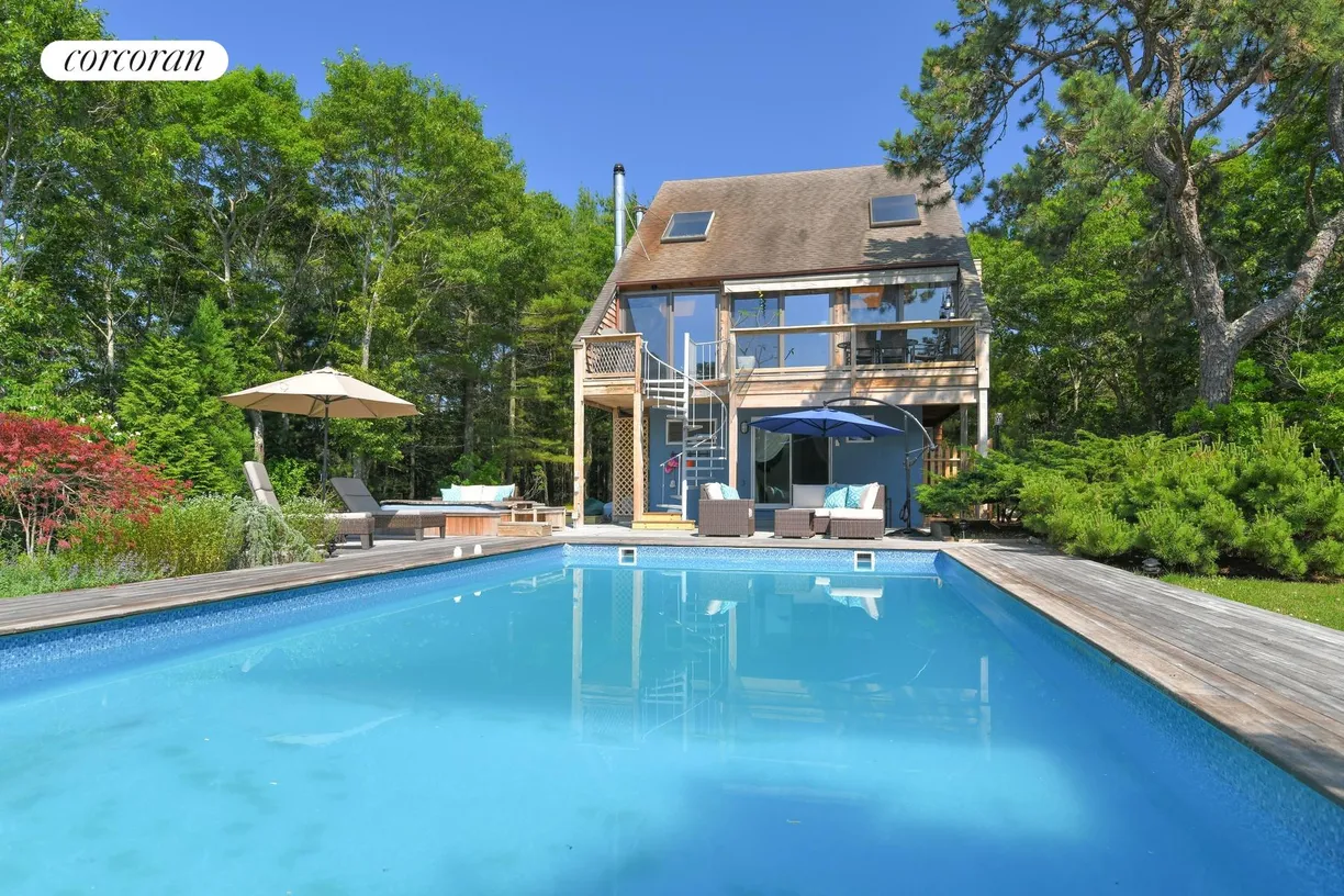 The Hamptons Real Estate | View 263 Middle Line Highway | 3 Beds, 2 Baths