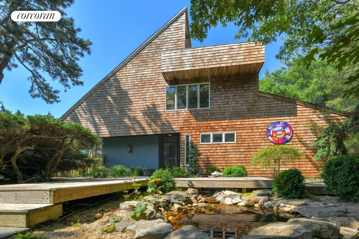 The Hamptons Real Estate | View 263 Middle Line Highway | room 1