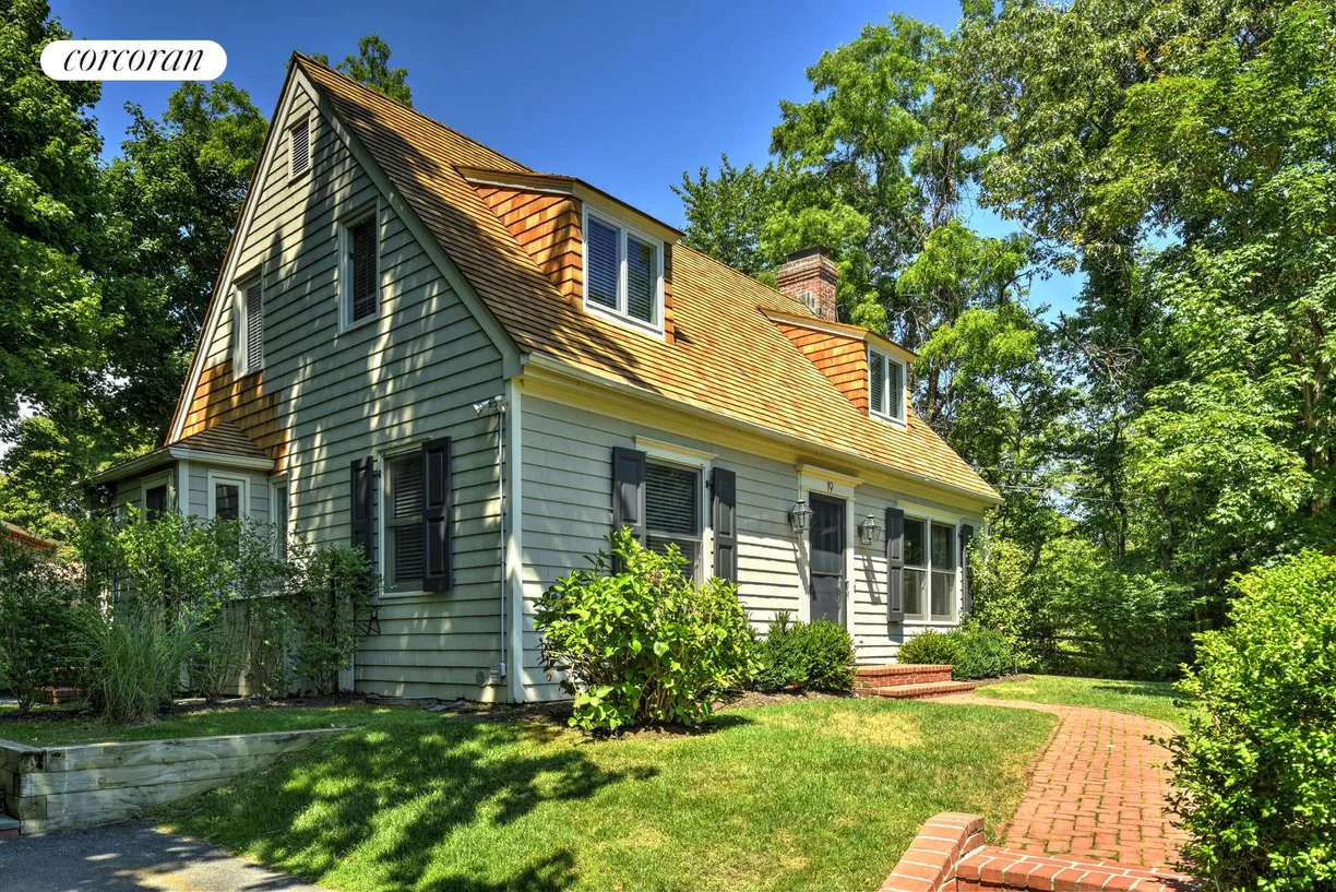The Hamptons Real Estate | View 19 Princeton Road | room 1