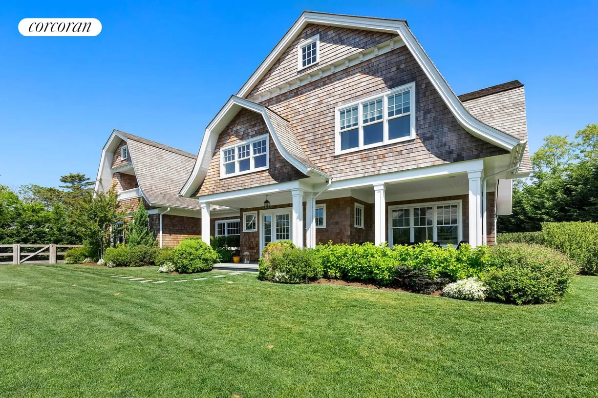 The Hamptons Real Estate | View 15 Allen Court | 6 Beds, 6 Baths