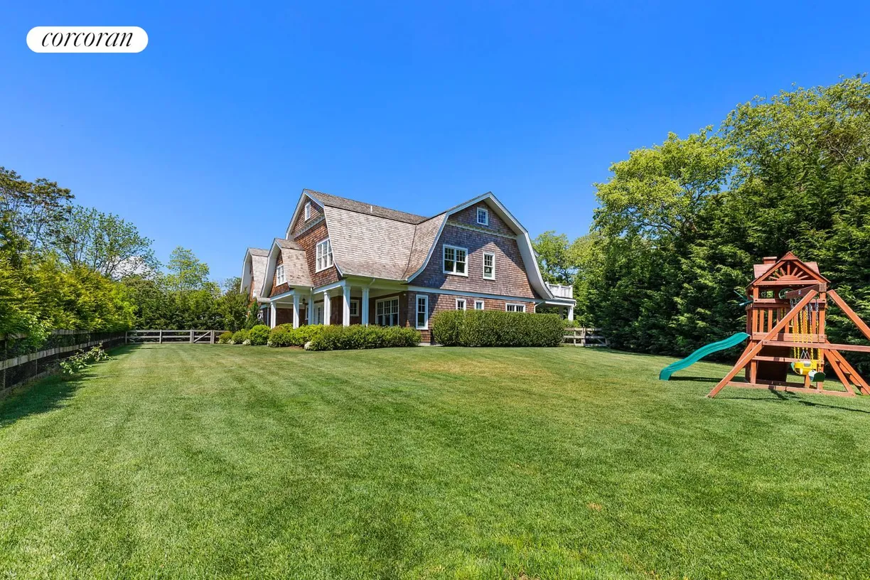 The Hamptons Real Estate | View 15 Allen Court | room 1