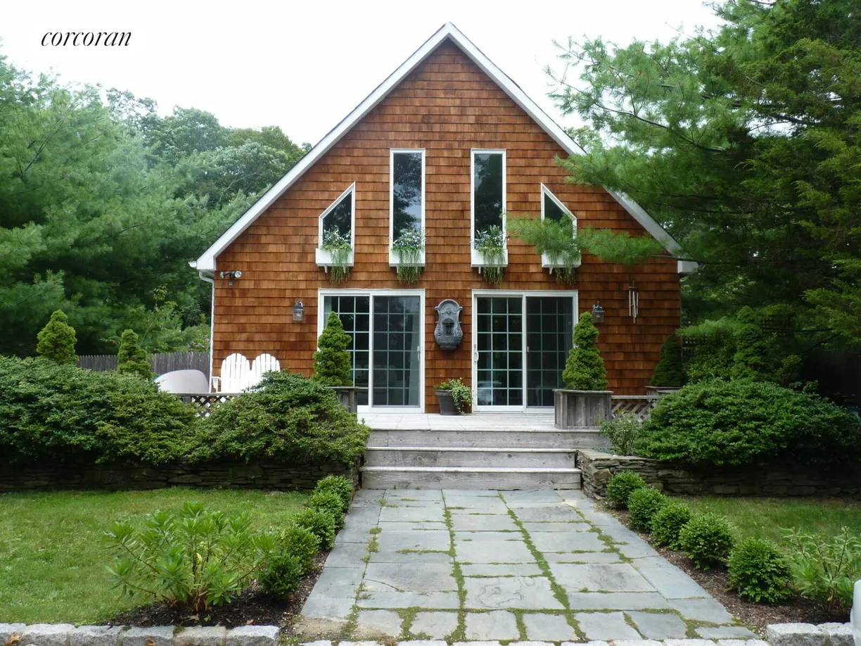 The Hamptons Real Estate | View 9 Squaw Road | room 1