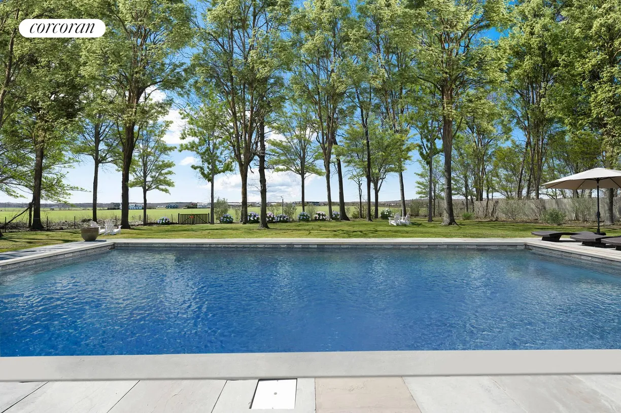 The Hamptons Real Estate | View 216 Blank Lane | 3 Beds, 2 Baths