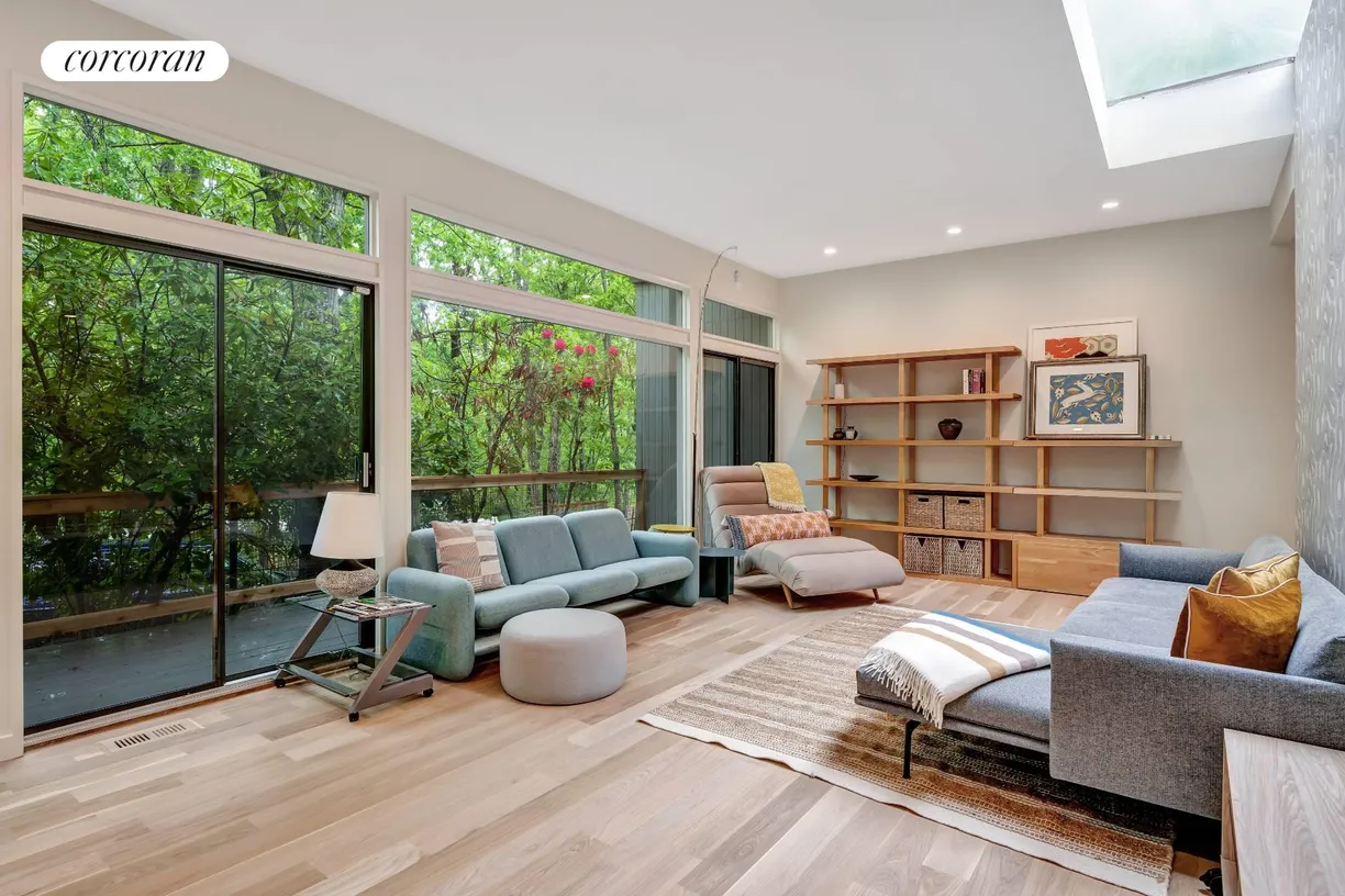 The Hamptons Real Estate | View 54 Pheasant Road | room 2