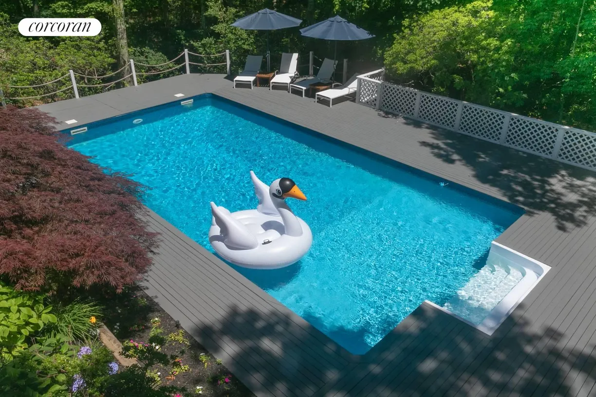 The Hamptons Real Estate | View 151 Northside Drive | 4 Beds, 4 Baths