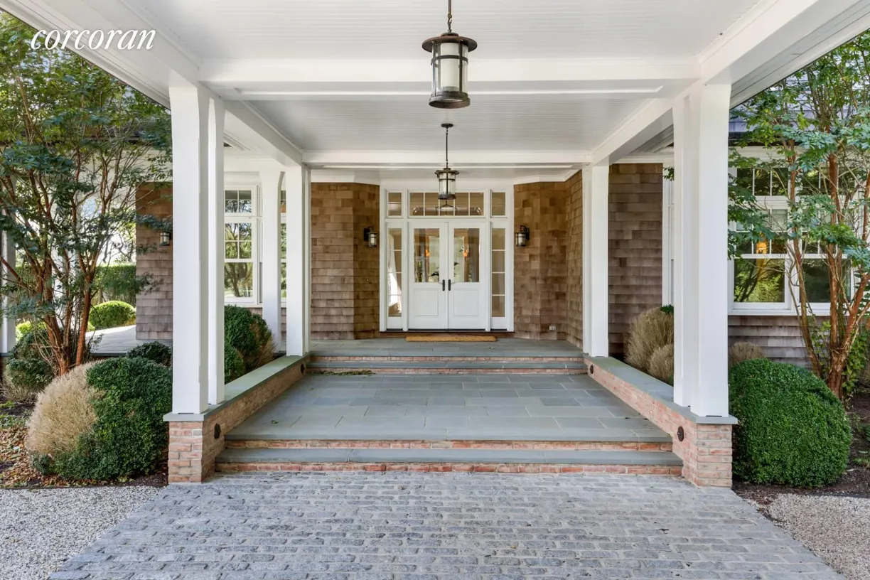 The Hamptons Real Estate | View 38 Two Mile Hollow Road | room 2