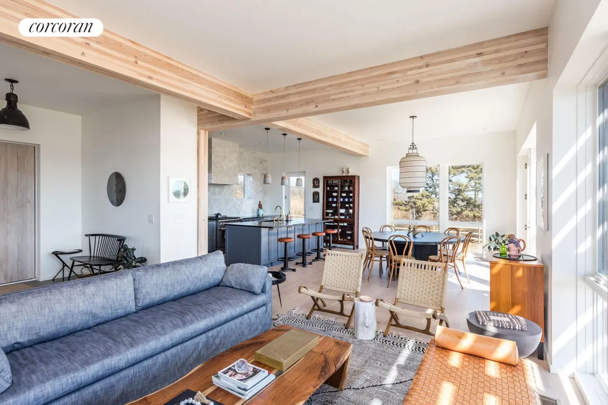The Hamptons Real Estate | View 109 Startop Drive | open floor plan
