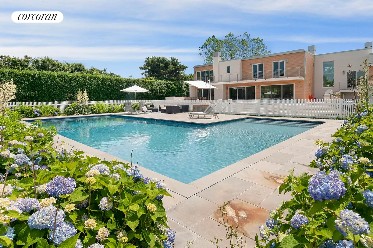 The Hamptons Real Estate | View 117 Ericas Lane | 6 Beds, 7 Baths