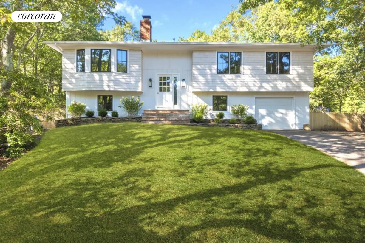 The Hamptons Real Estate | View 11 North Valley Road | room 1