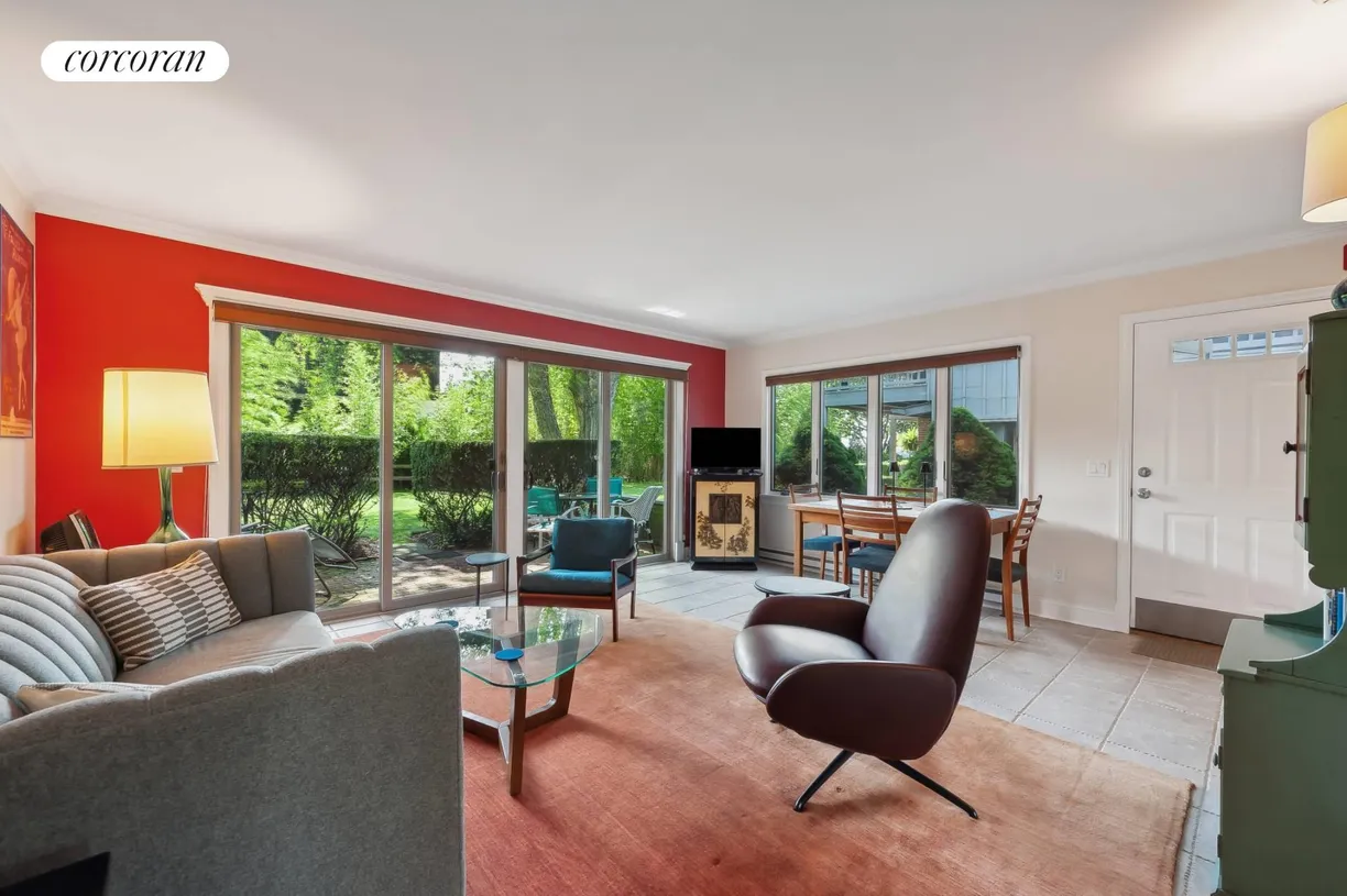 The Hamptons Real Estate | View 18 Bridge Street, Unit 3A | room 1