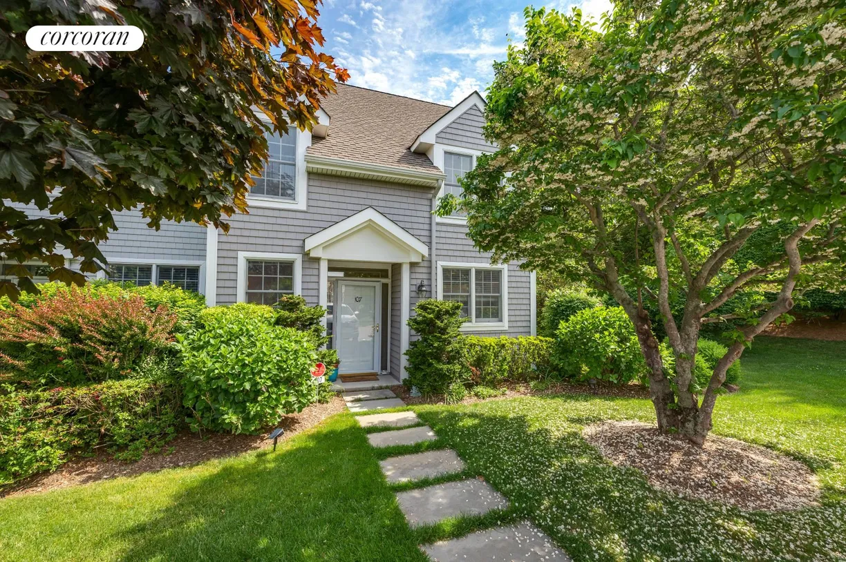 The Hamptons Real Estate | View 20 Hubbard Lane, Unit 107 | 3 Beds, 3 Baths