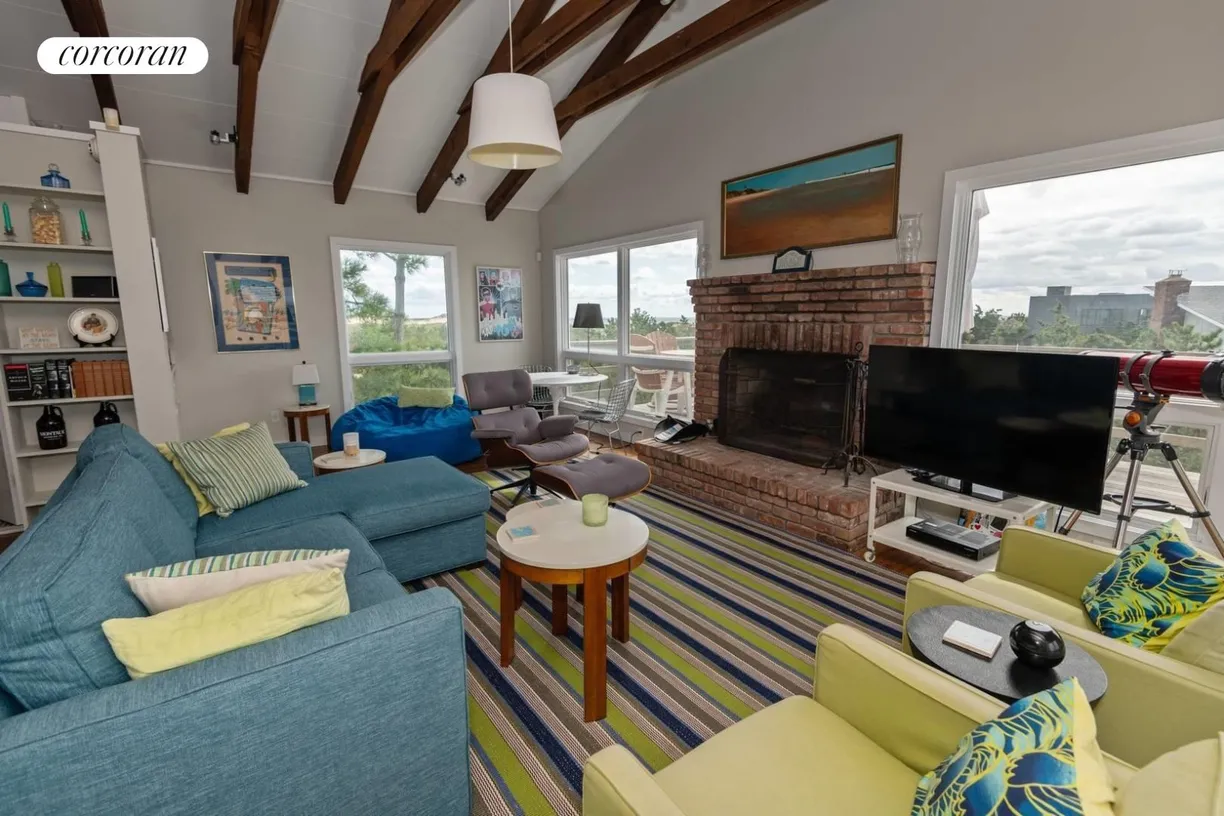 The Hamptons Real Estate | View 84 Osprey Road | room 1