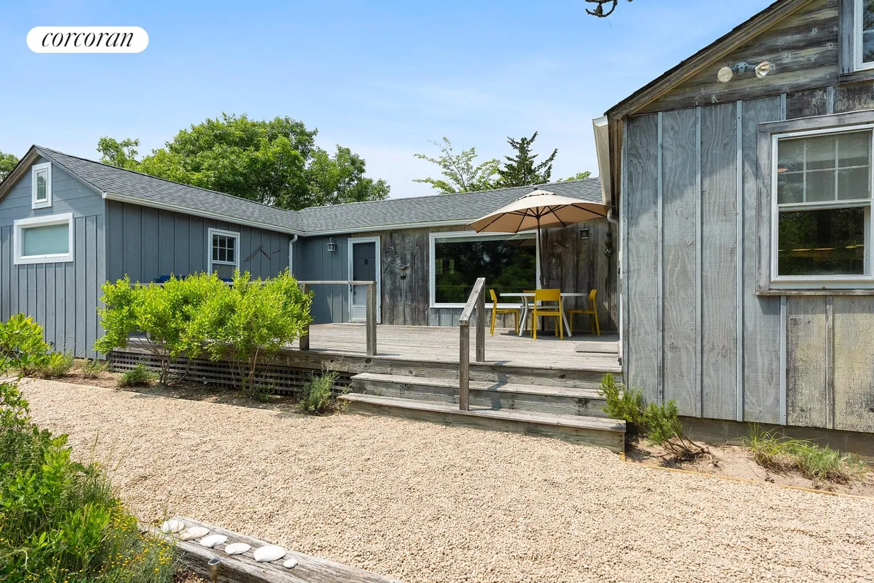 The Hamptons Real Estate | View 28 Beach Avenue | room 1