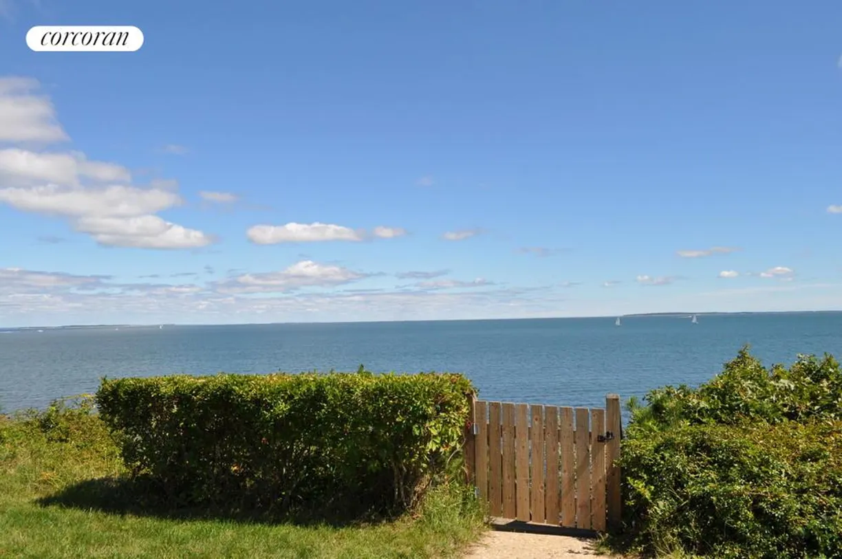 The Hamptons Real Estate | View 185 Ram Island Drive | room 2
