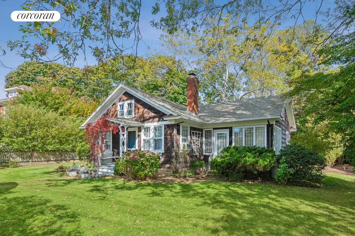 The Hamptons Real Estate | View 144 Church Lane | 2 Beds, 2 Baths