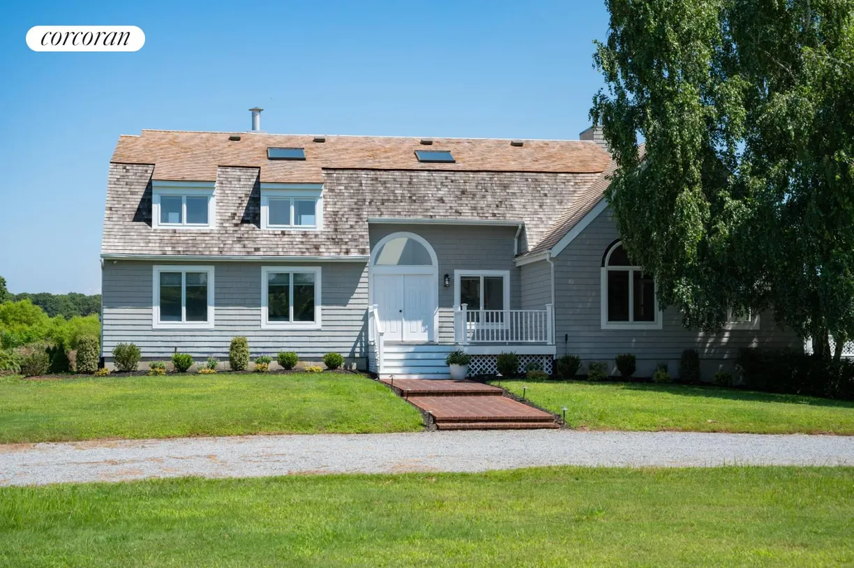 The Hamptons Real Estate | View 40 Poxabogue Pond Road | 5 Beds, 4 Baths