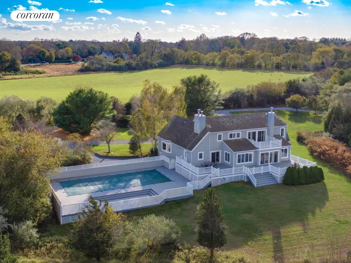 The Hamptons Real Estate | View 40 Poxabogue Pond Road | room 2