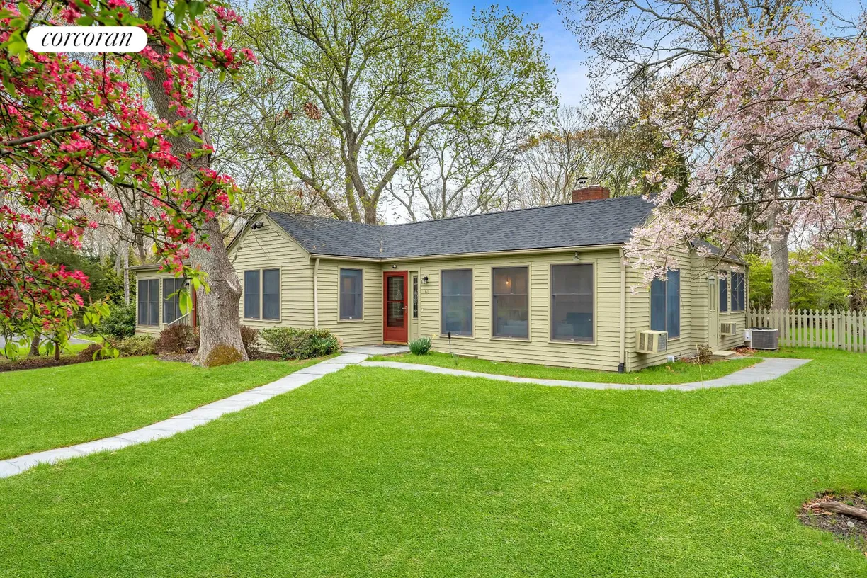 The Hamptons Real Estate | View 60 Aspatuck Road | room 1