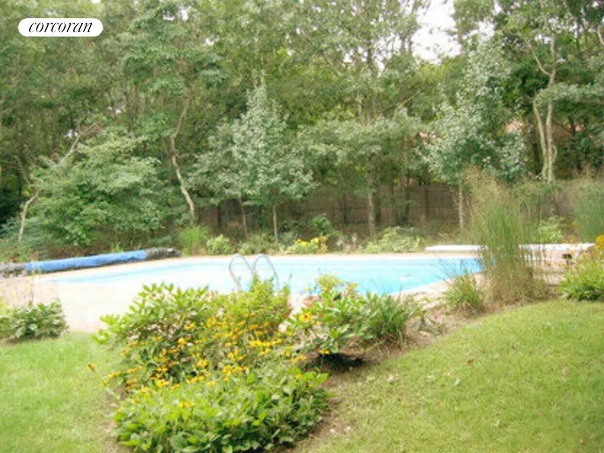 The Hamptons Real Estate | View 37 Bonac Woods Lane | room 1