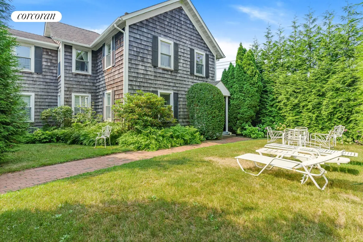 The Hamptons Real Estate | View 176 North Sea Road | 3 Beds, 2 Baths
