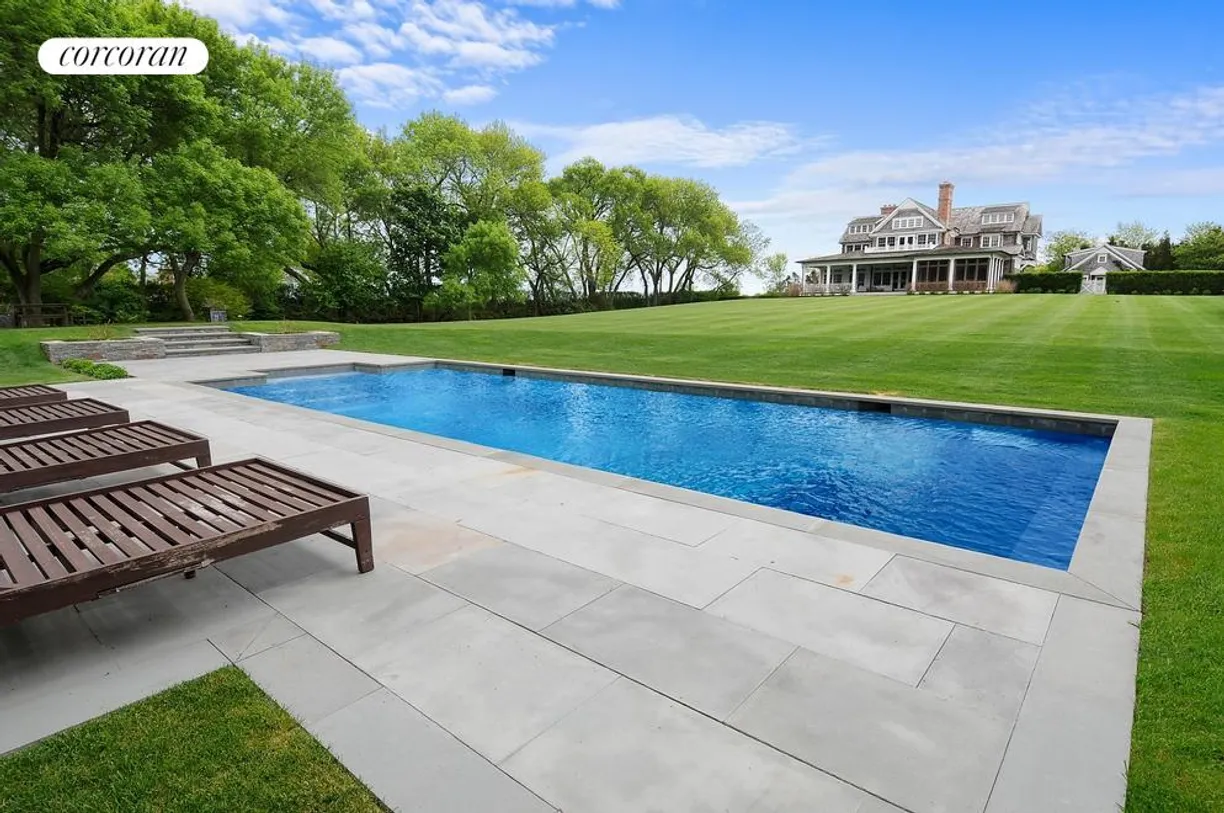 The Hamptons Real Estate | View  | 6 Beds, 7 Baths
