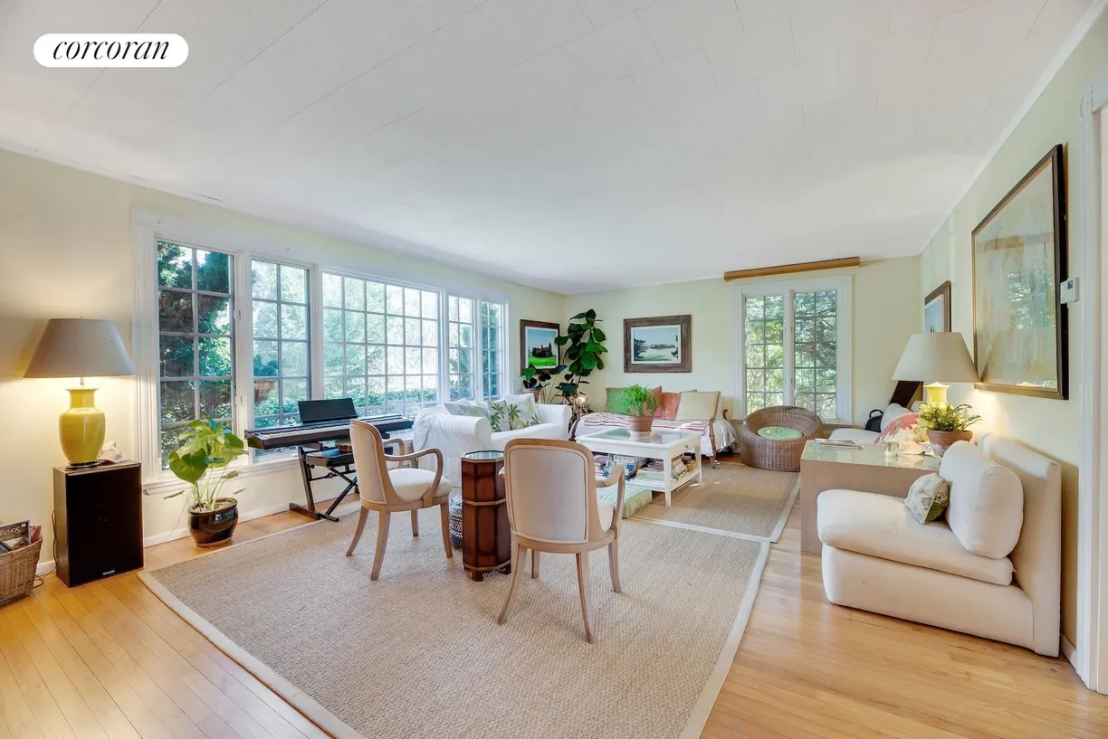The Hamptons Real Estate | View 379 Ferry Road | 3 Beds, 3 Baths