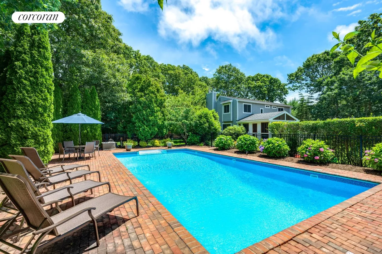 The Hamptons Real Estate | View 9 North Quarter Road | 3 Beds, 2 Baths