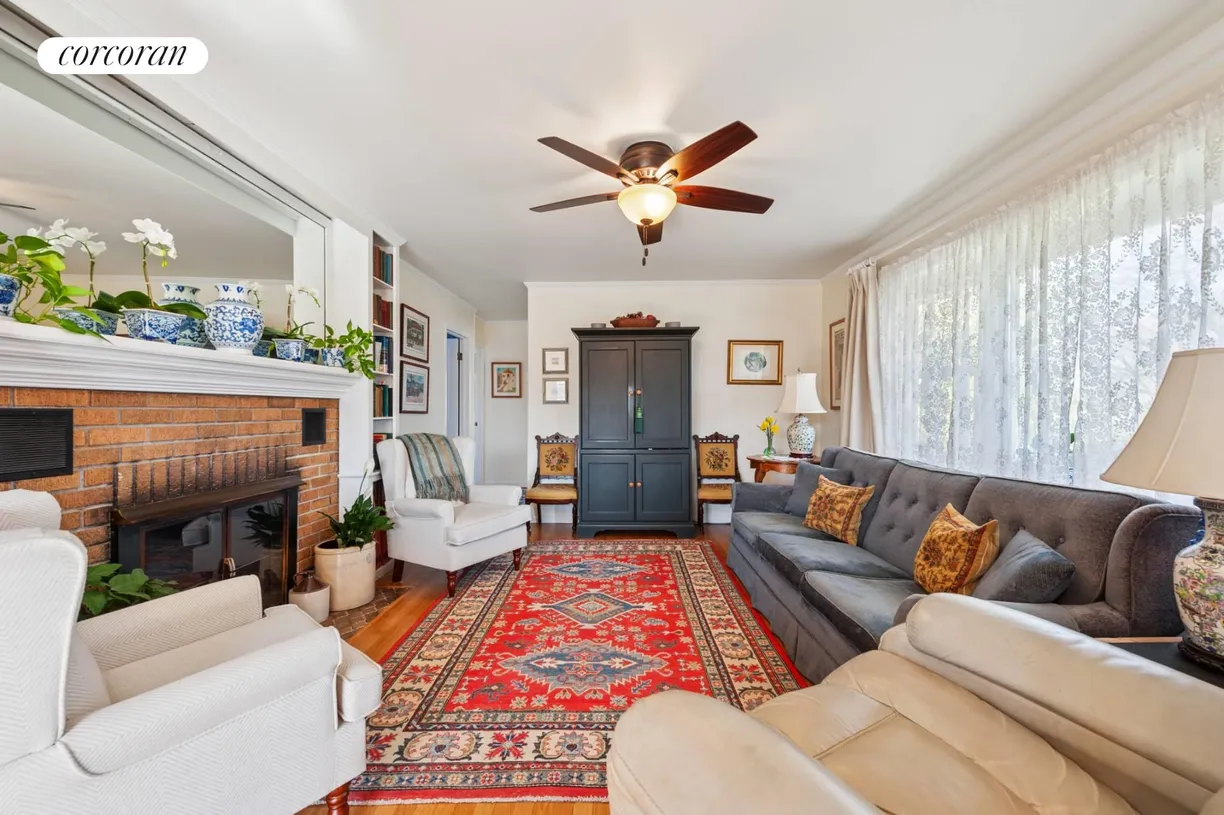 The Hamptons Real Estate | View 59 Willow Street | room 2
