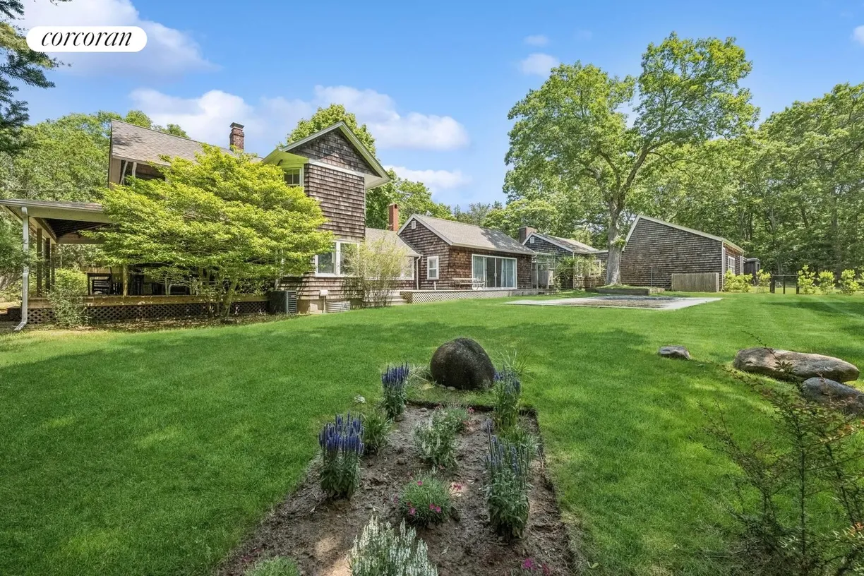 The Hamptons Real Estate | View 441 Old Stone Highway | room 2