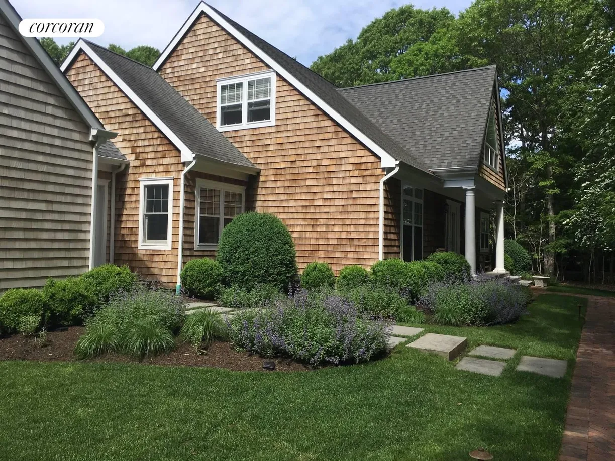 The Hamptons Real Estate | View 26 Briarcroft Drive | room 1