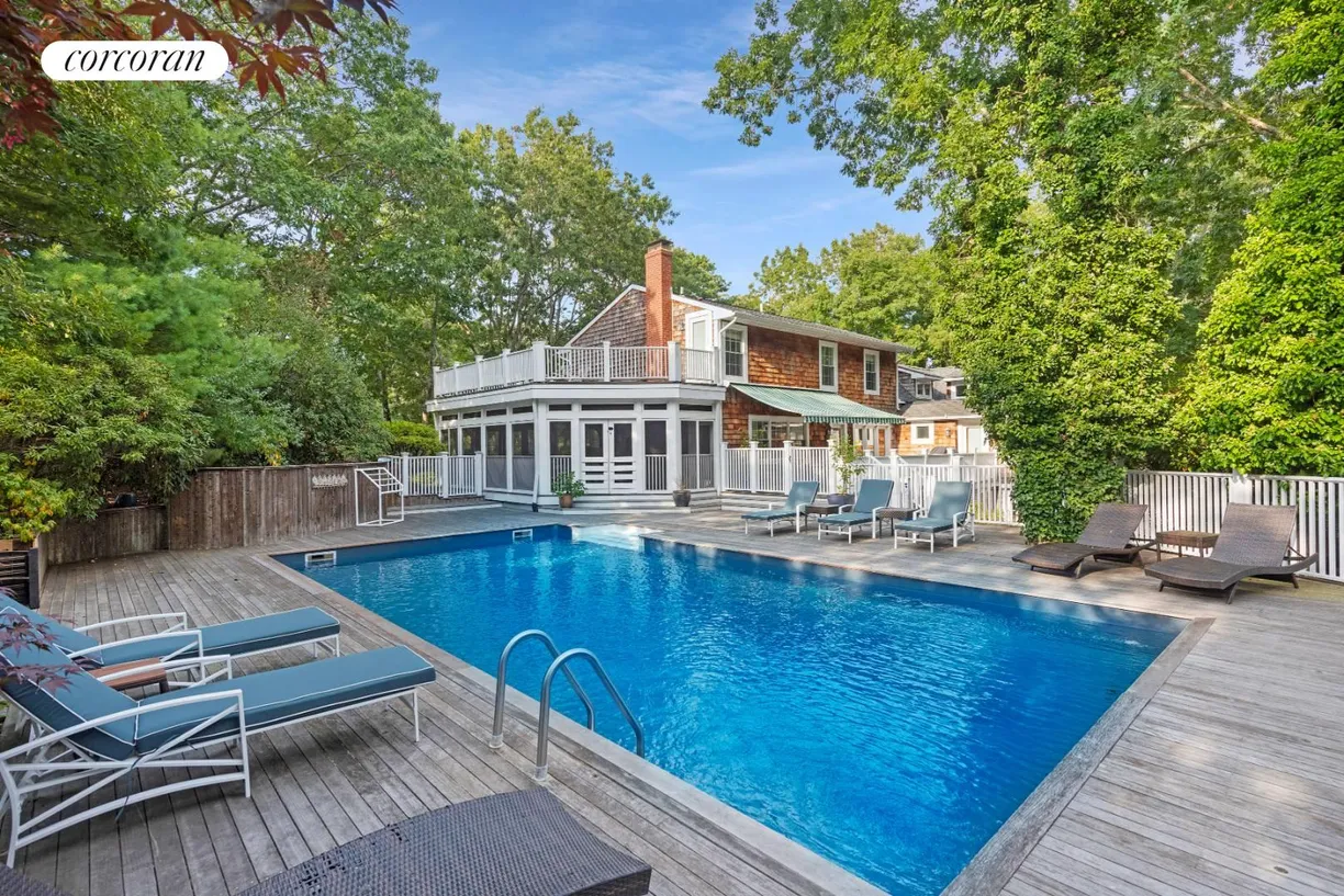 The Hamptons Real Estate | View  | 5 Beds, 4 Baths