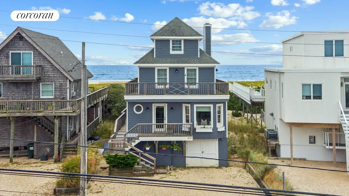The Hamptons Real Estate | View 891 Dune Road | 5 Beds, 3 Baths