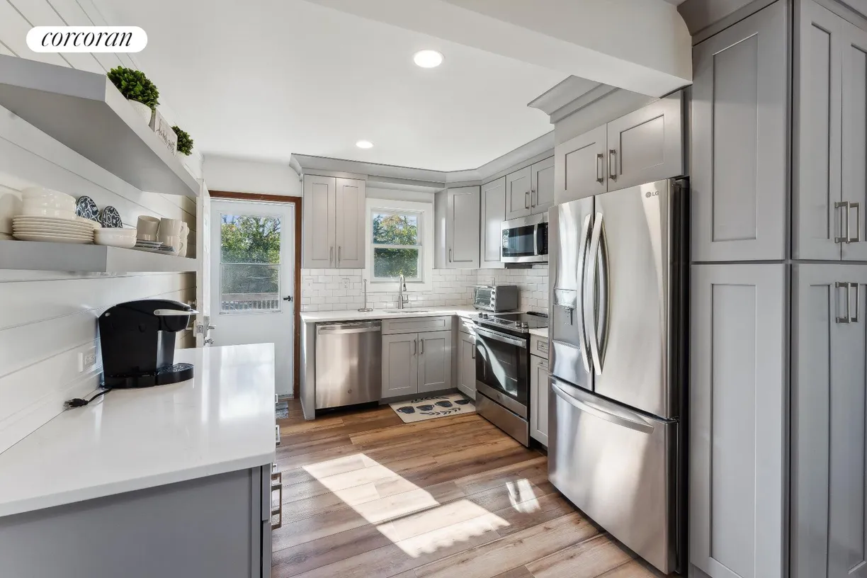 The Hamptons Real Estate | View 20 Magee Drive | Morning Light Shining In, Cooking Ready!