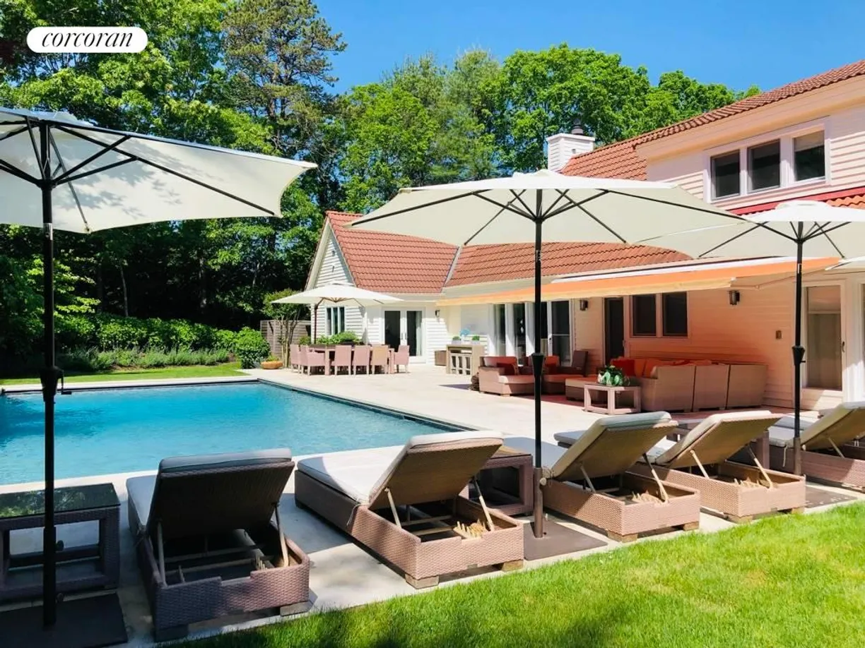 The Hamptons Real Estate | View  | room 1