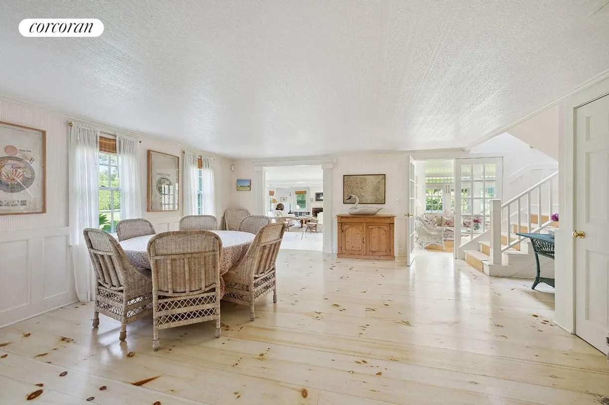 The Hamptons Real Estate | View 115 Apaquogue Road | room 2