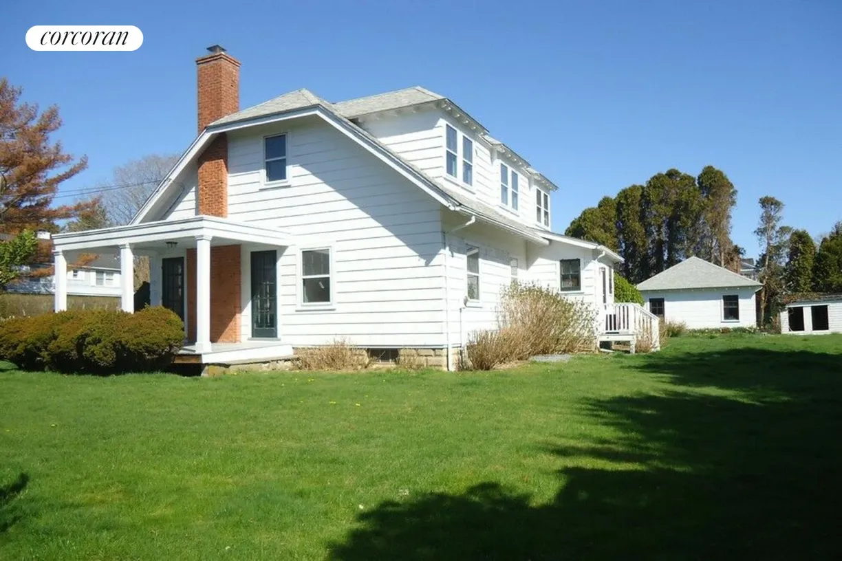 The Hamptons Real Estate | View 32 Toylsome Place | room 1