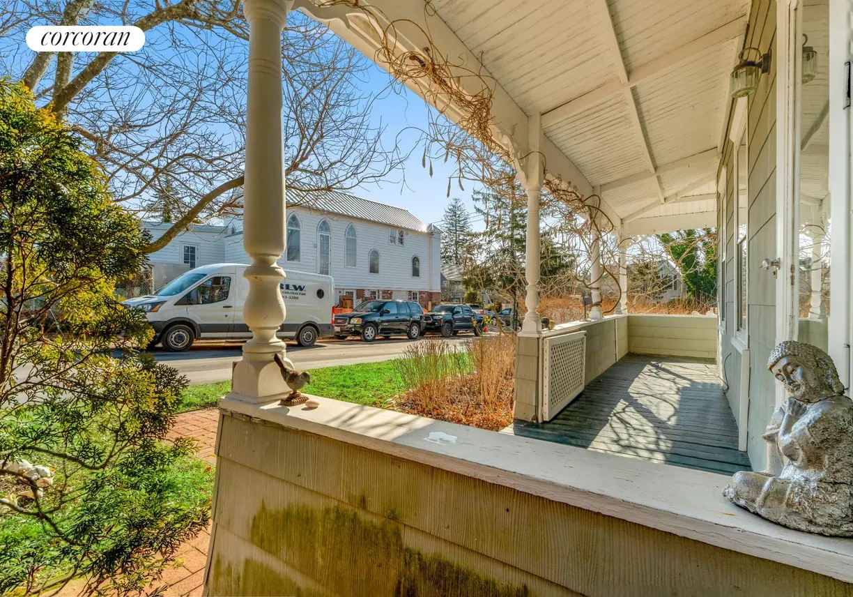 The Hamptons Real Estate | View 20 Elizabeth Street | room 1