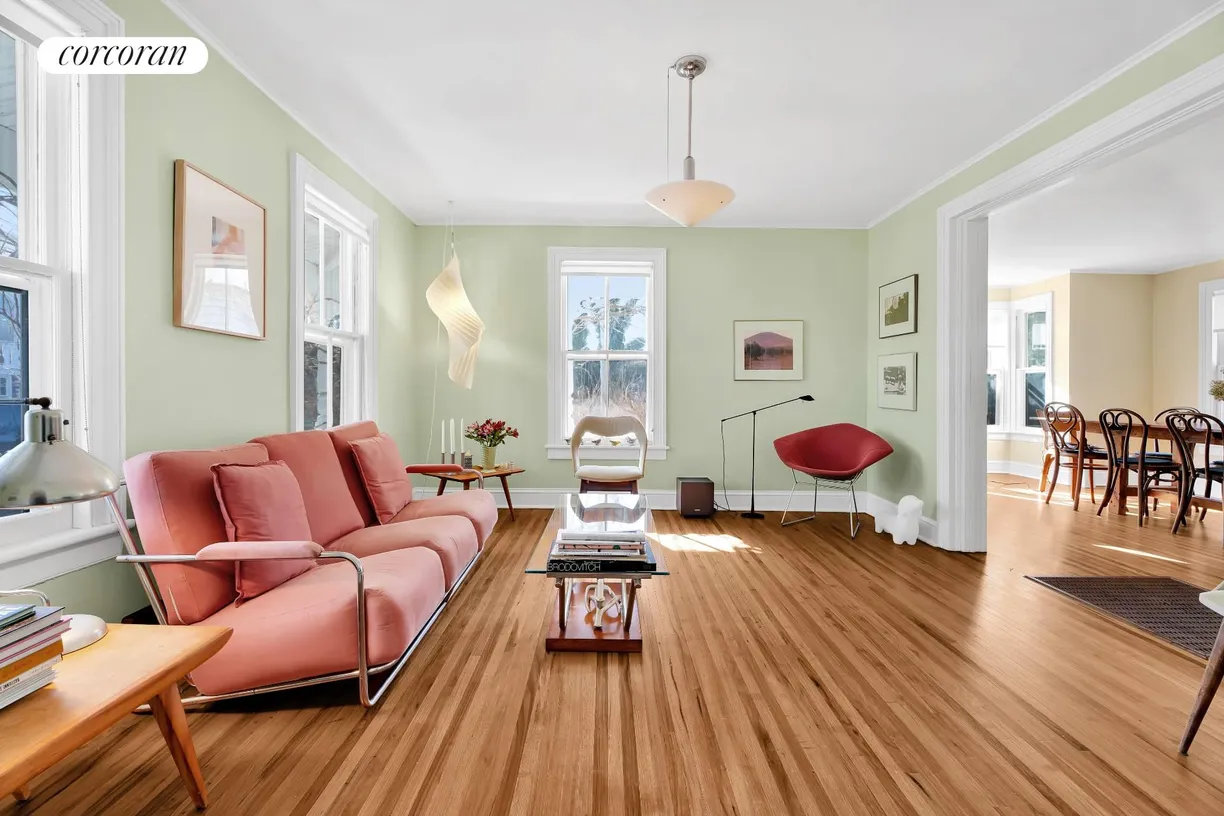 The Hamptons Real Estate | View 20 Elizabeth Street | room 2