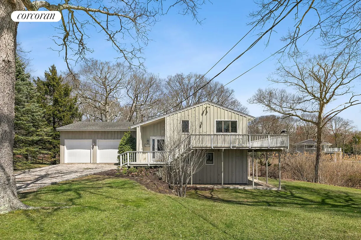 The Hamptons Real Estate | View 21 Peconic Avenue | room 1