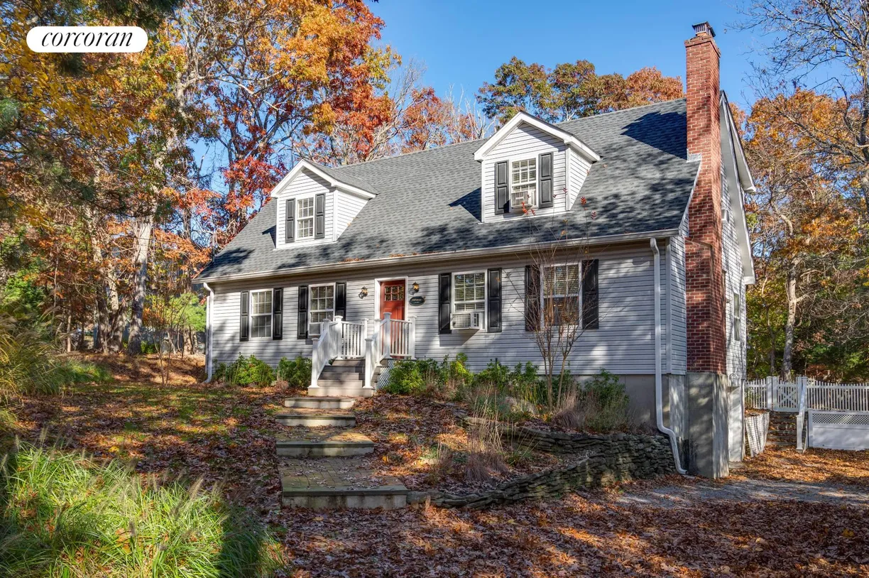 The Hamptons Real Estate | View 147 Waterhole Road | 4 Beds, 2 Baths