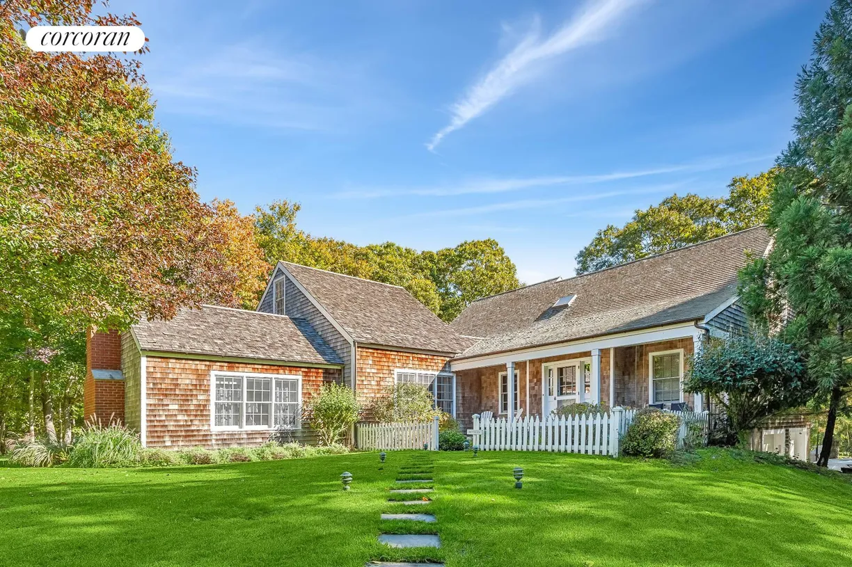 The Hamptons Real Estate | View 370 Brick Kiln Road | room 1