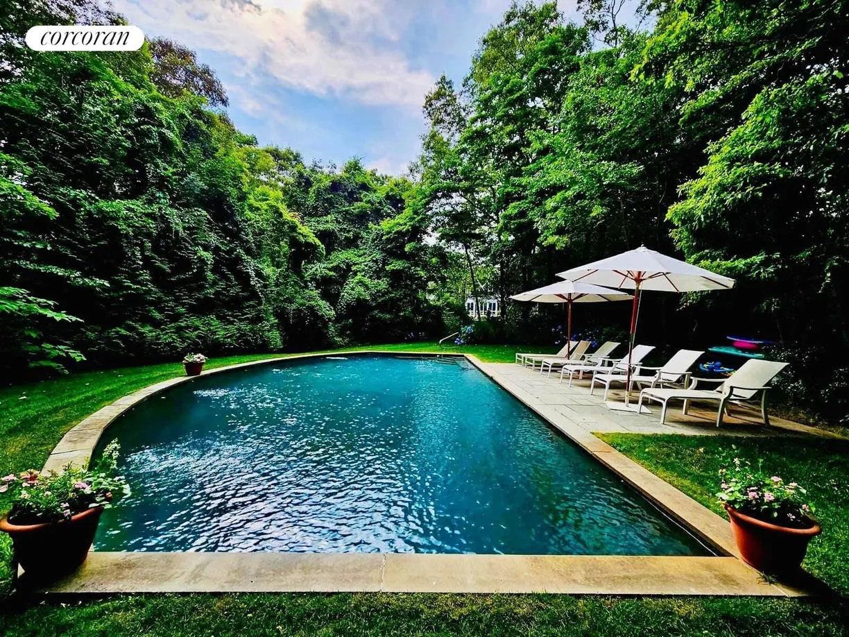 The Hamptons Real Estate | View 370 Brick Kiln Road | room 2