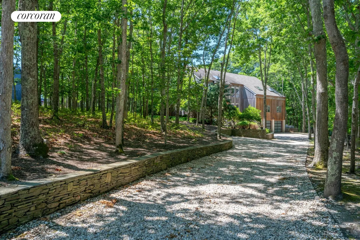The Hamptons Real Estate | View 169 Bridies Path | room 1