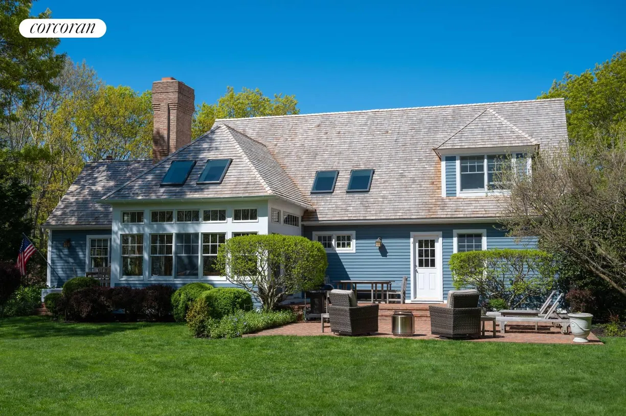 The Hamptons Real Estate | View 78 Northview Hills Court | room 1
