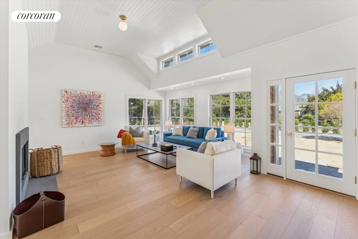The Hamptons Real Estate | View 25 Lamb Avenue | room 2
