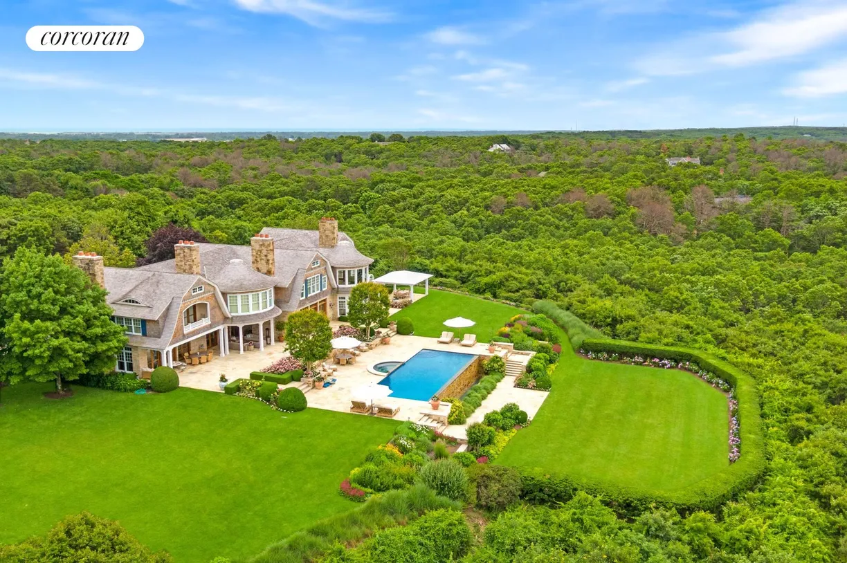 The Hamptons Real Estate | View 1866 Deerfield Road | room 2