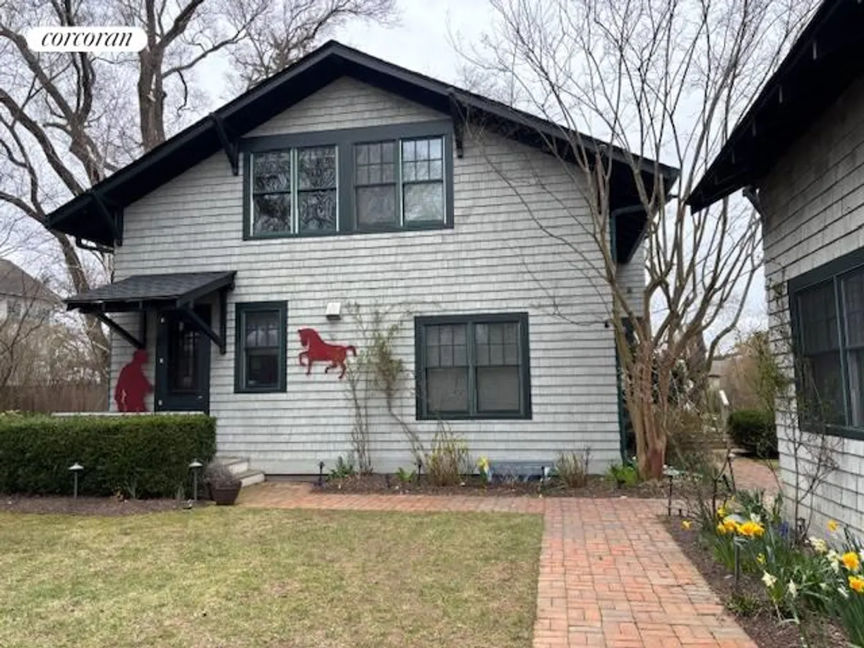 The Hamptons Real Estate | View 4 Bay Avenue | room 2