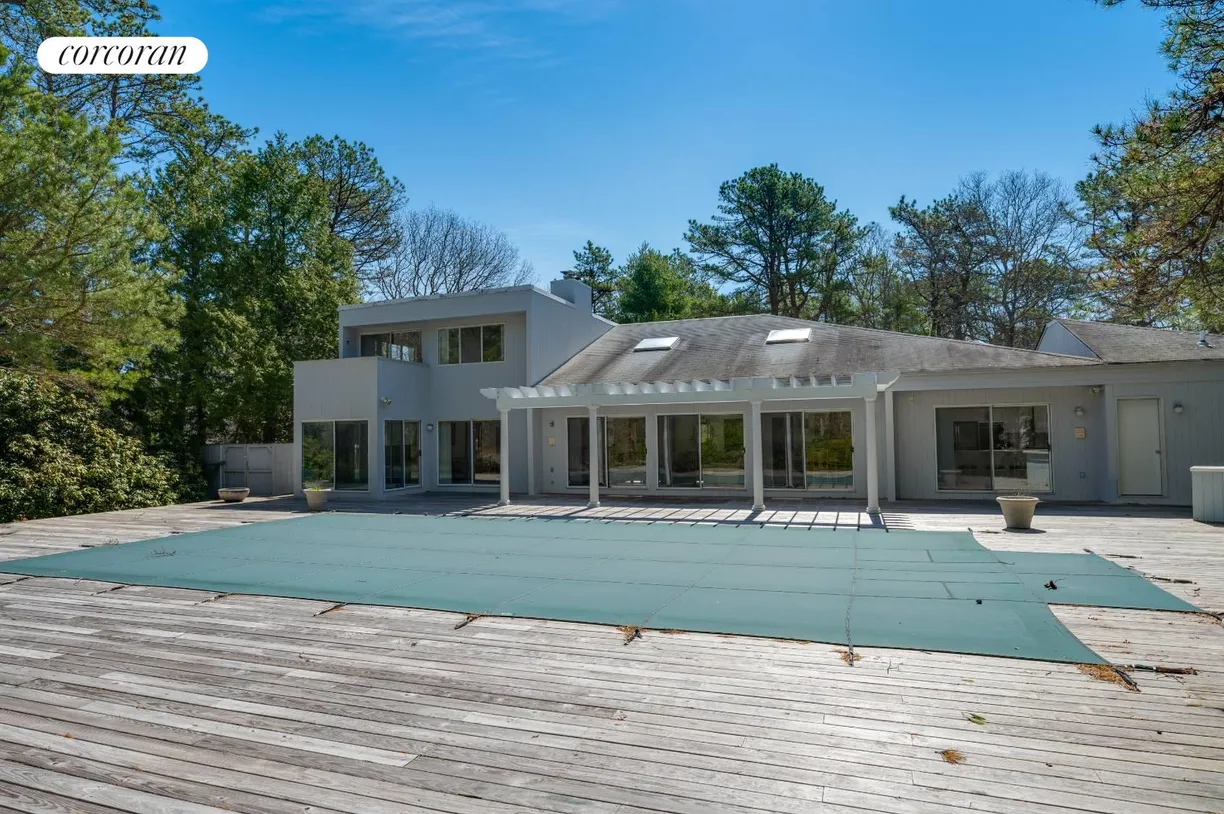 The Hamptons Real Estate | View 4 Eagle Close | 5 Beds, 6 Baths