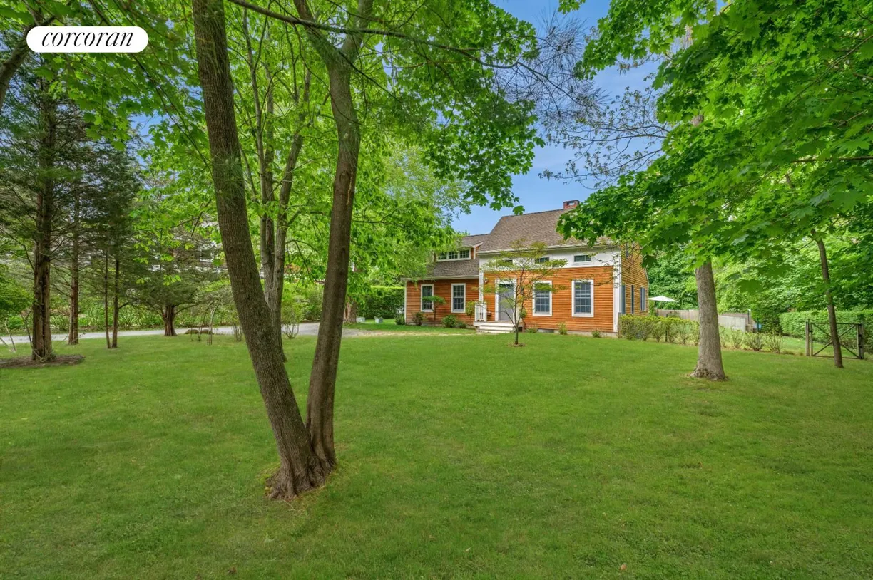 The Hamptons Real Estate | View 109 Franklin Avenue | room 1