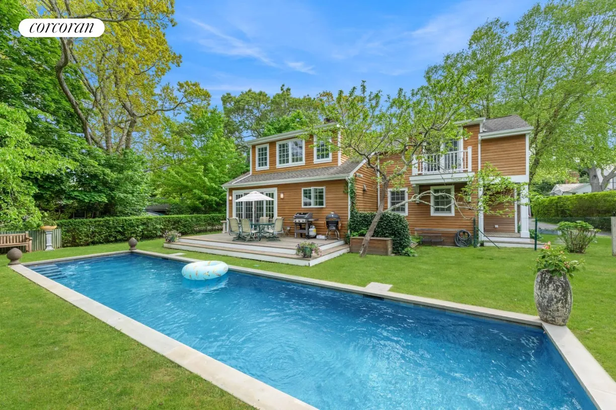 The Hamptons Real Estate | View 109 Franklin Avenue | room 2